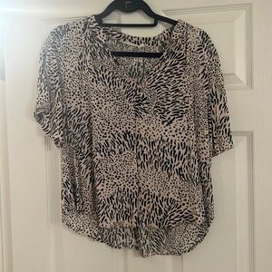Cheetah shirt sleeve top